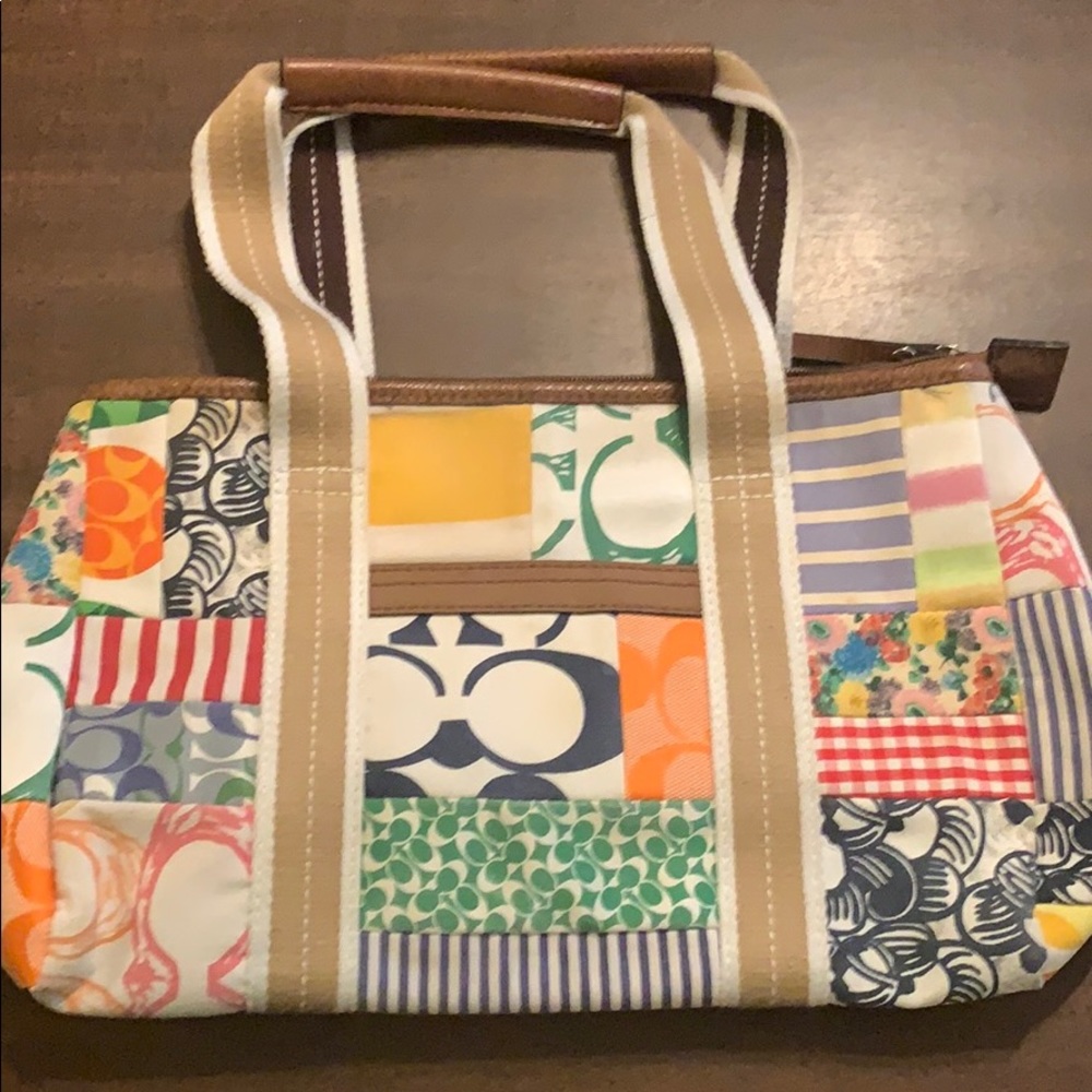 Cute, multi colored purse. 💋💋5/$25💋💋